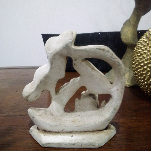 Statue - Picture 2 of 3